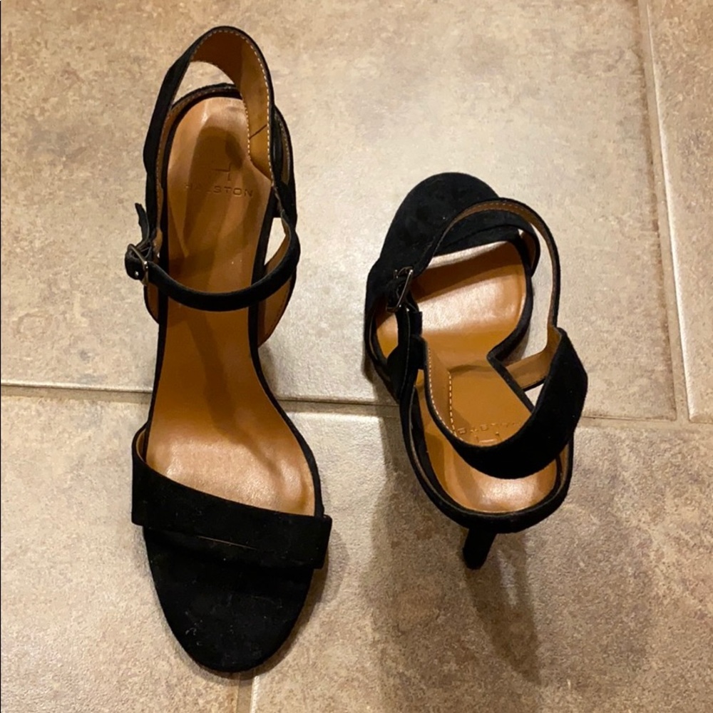 Black Stiletto Heels 👠